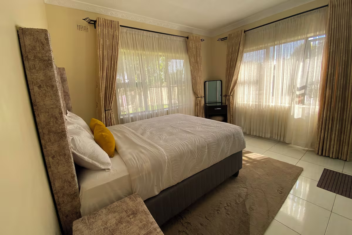 Deluxe Single Room — image 3