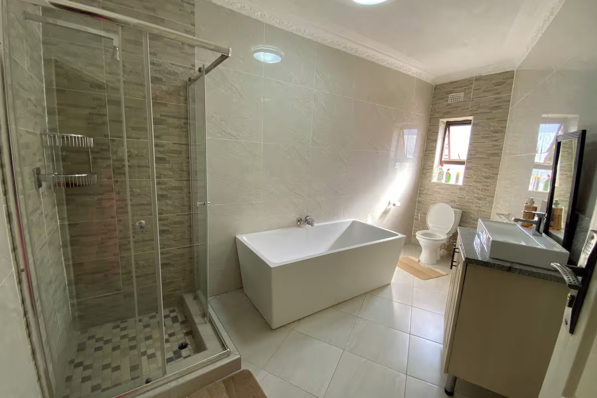 Standard Single Room — image 3